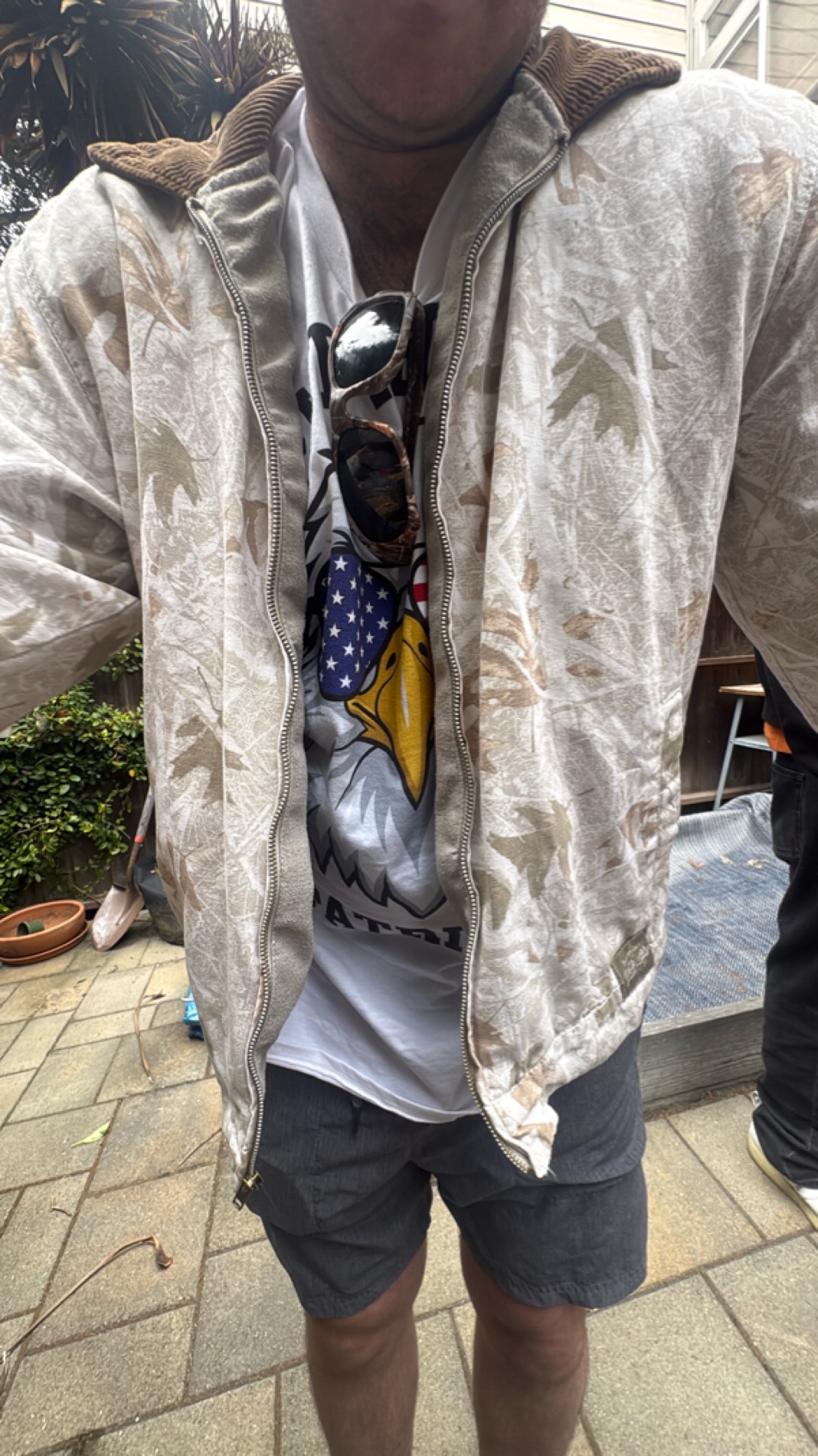 Men's Camouflage Quilted Jacket photo