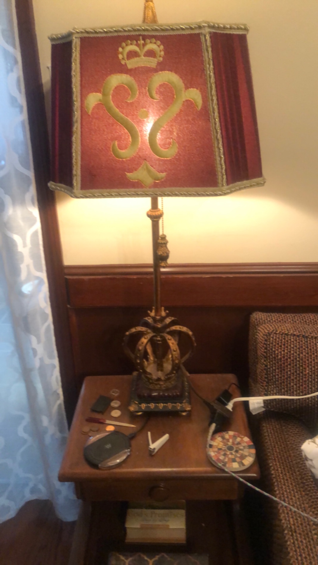 Vintage Crown Table Lamp