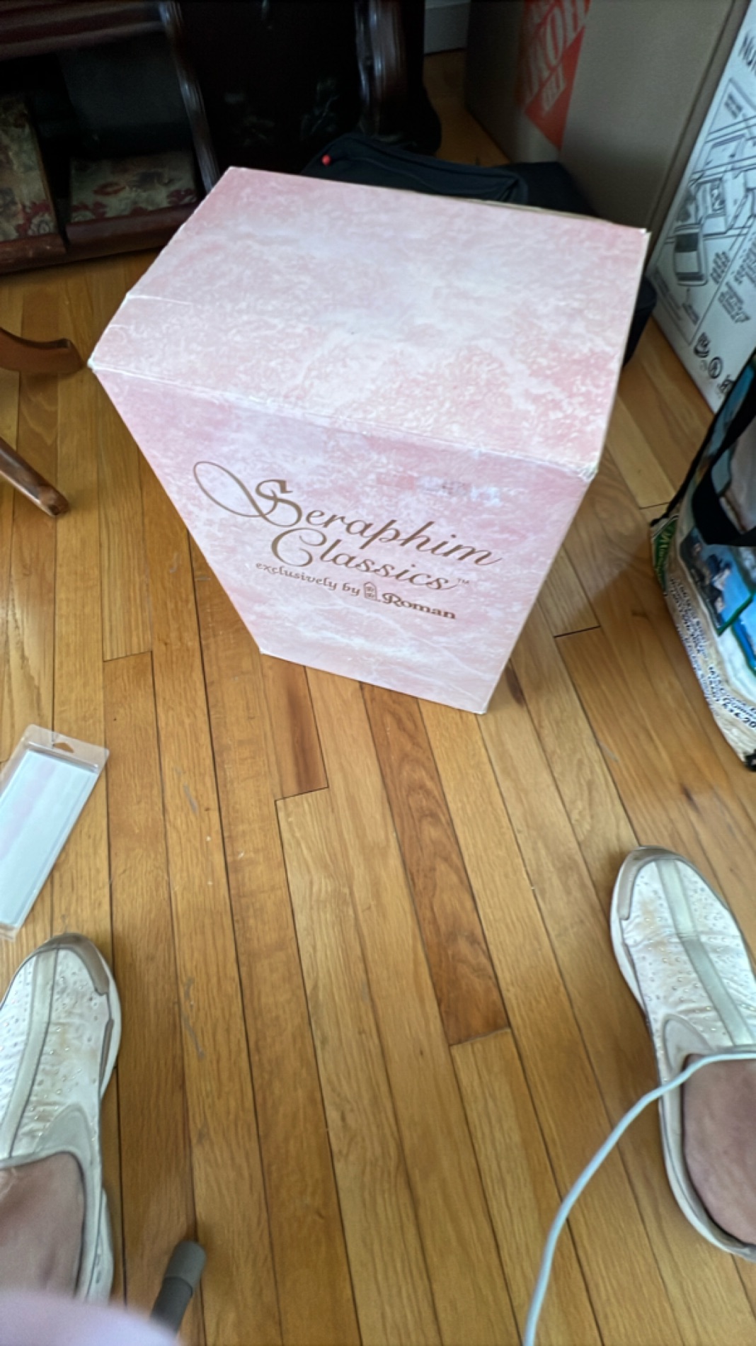 Seraphim Classics Angel Figurine