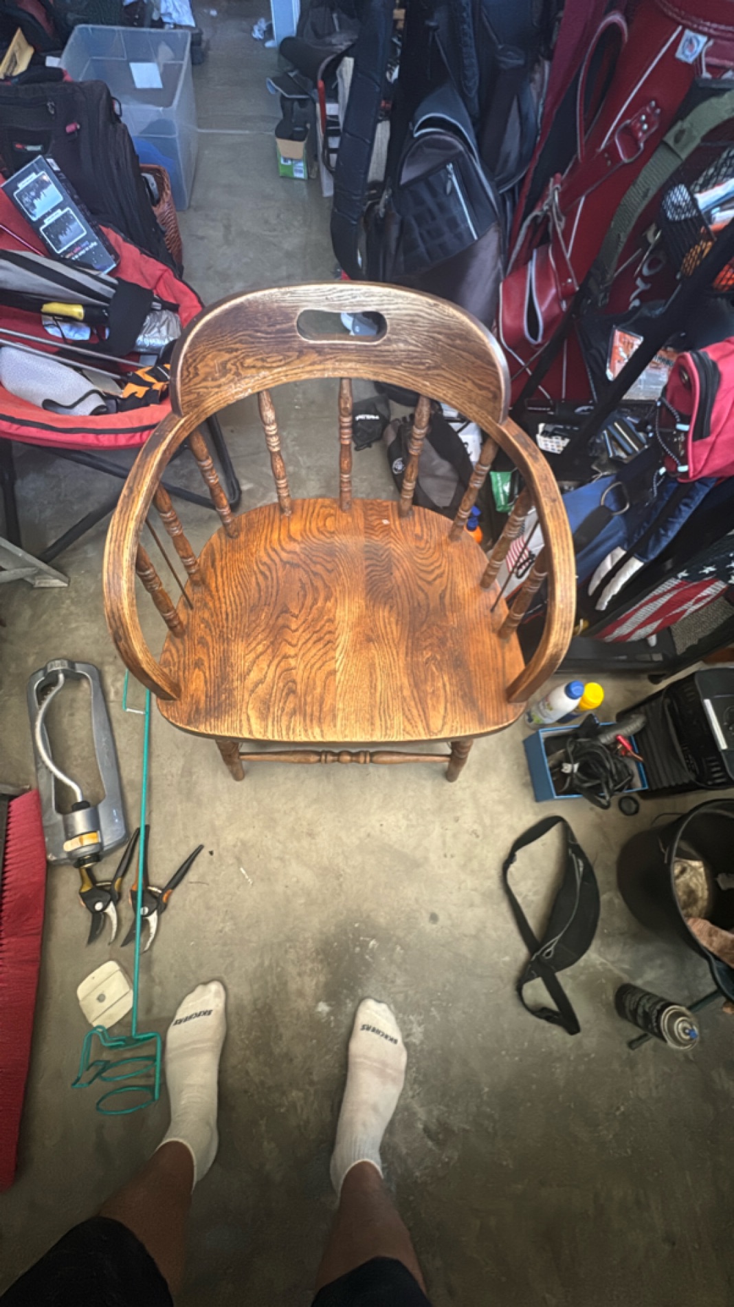 Classic Oak Windsor Chair with Curved Spindle Backset of 8