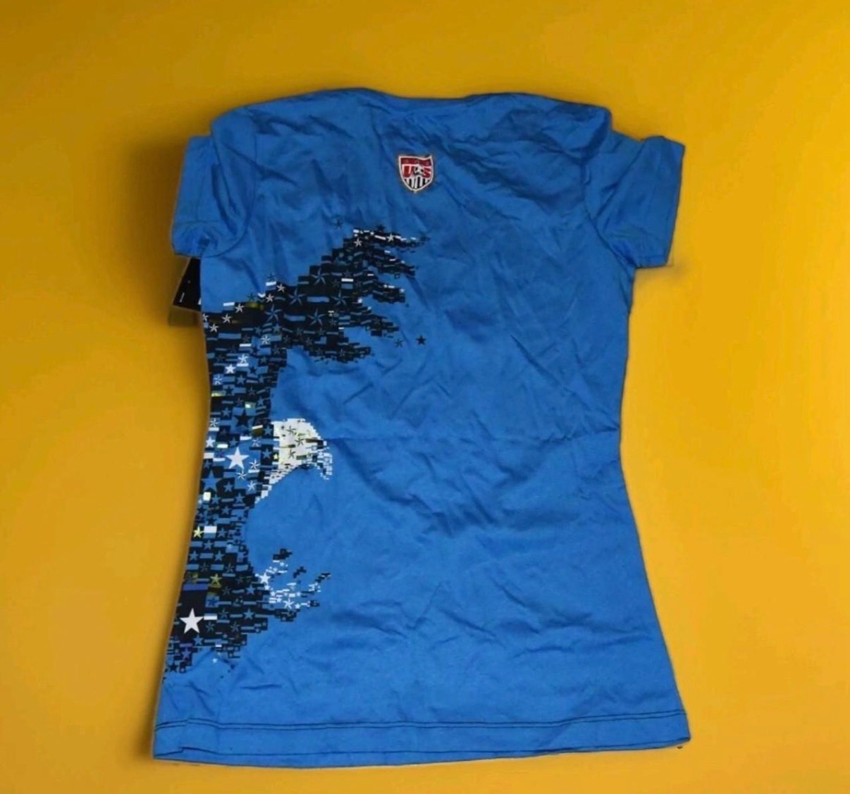 Nike Women's Blue Graphic T-Shirt photo