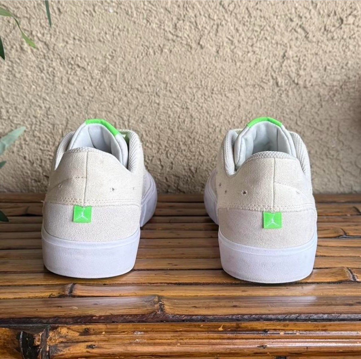 Canvas Low-Top Sneakers with Green Accents photo