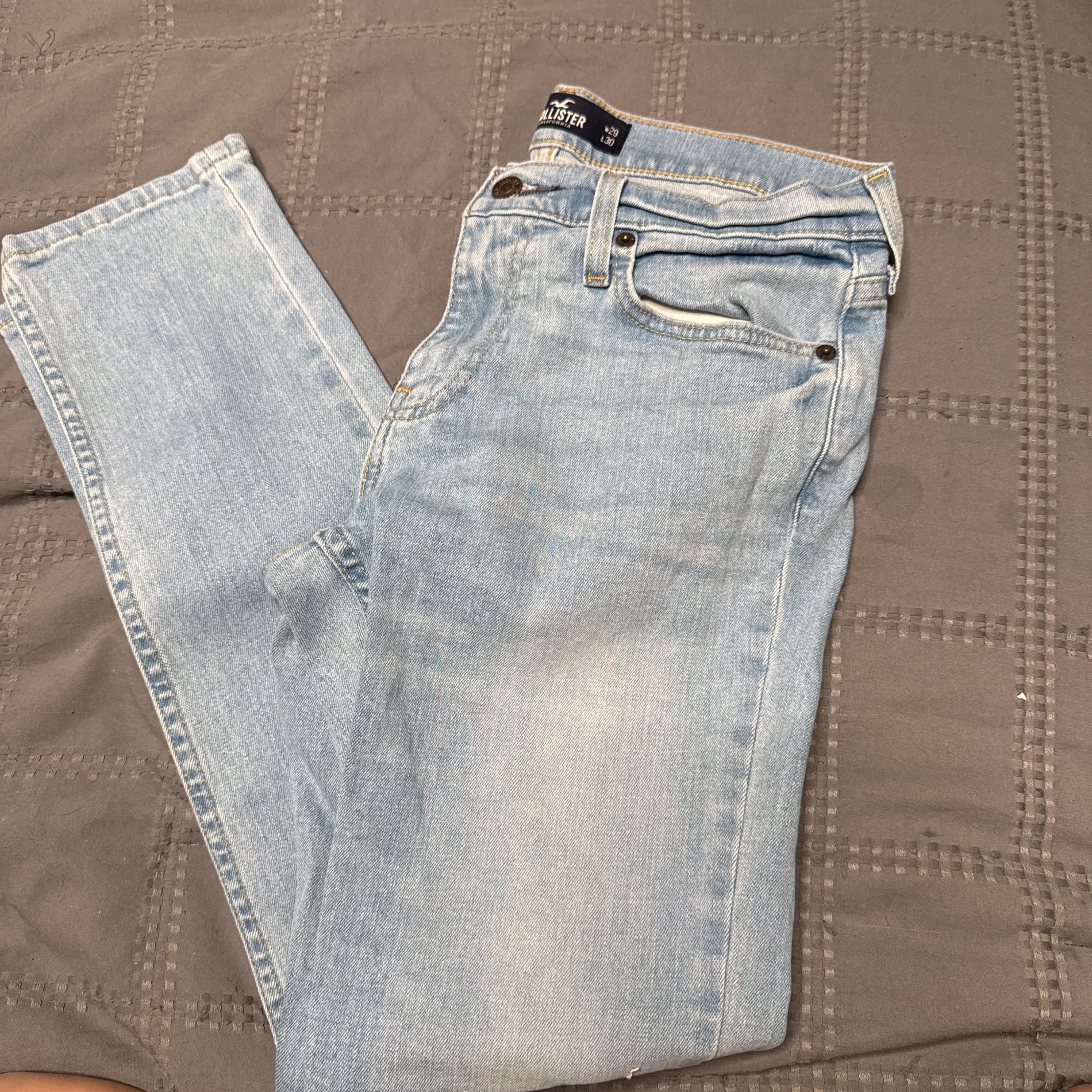 Hollister women’s Skinny Epic Flex Jeans - Light Wash