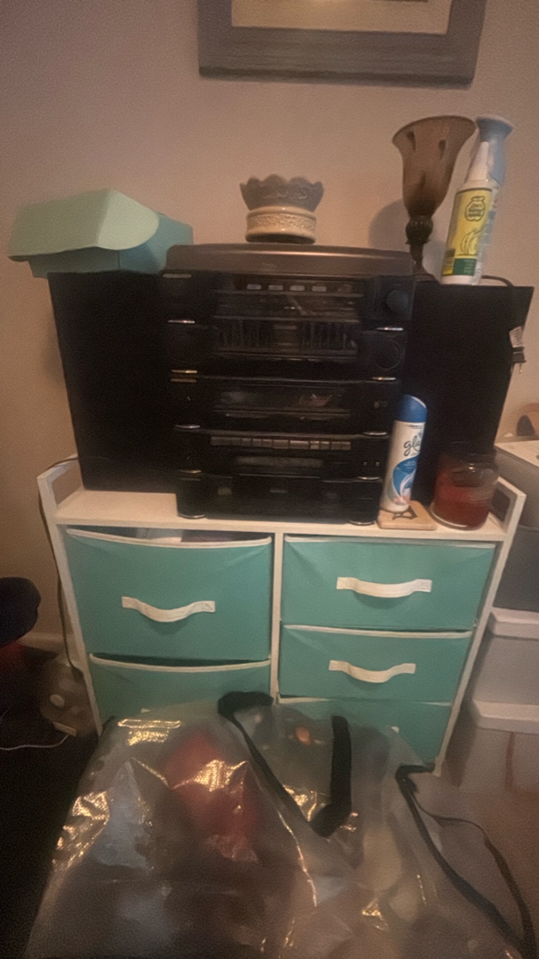 Stereo System with Speaker Set