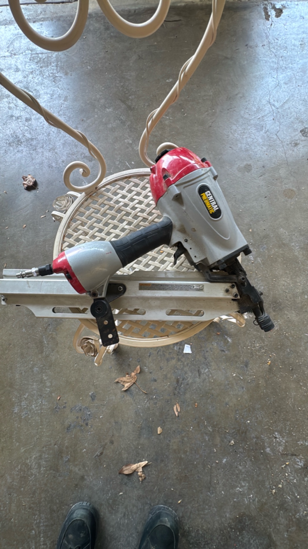 Central Pneumatic Air Framing Nailer
