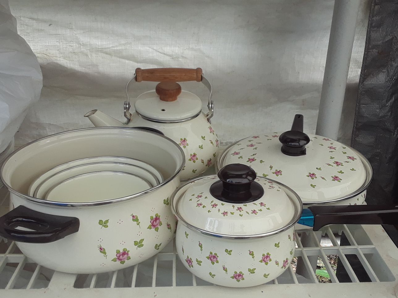 Floral Enamel Cookware Set with Kettle