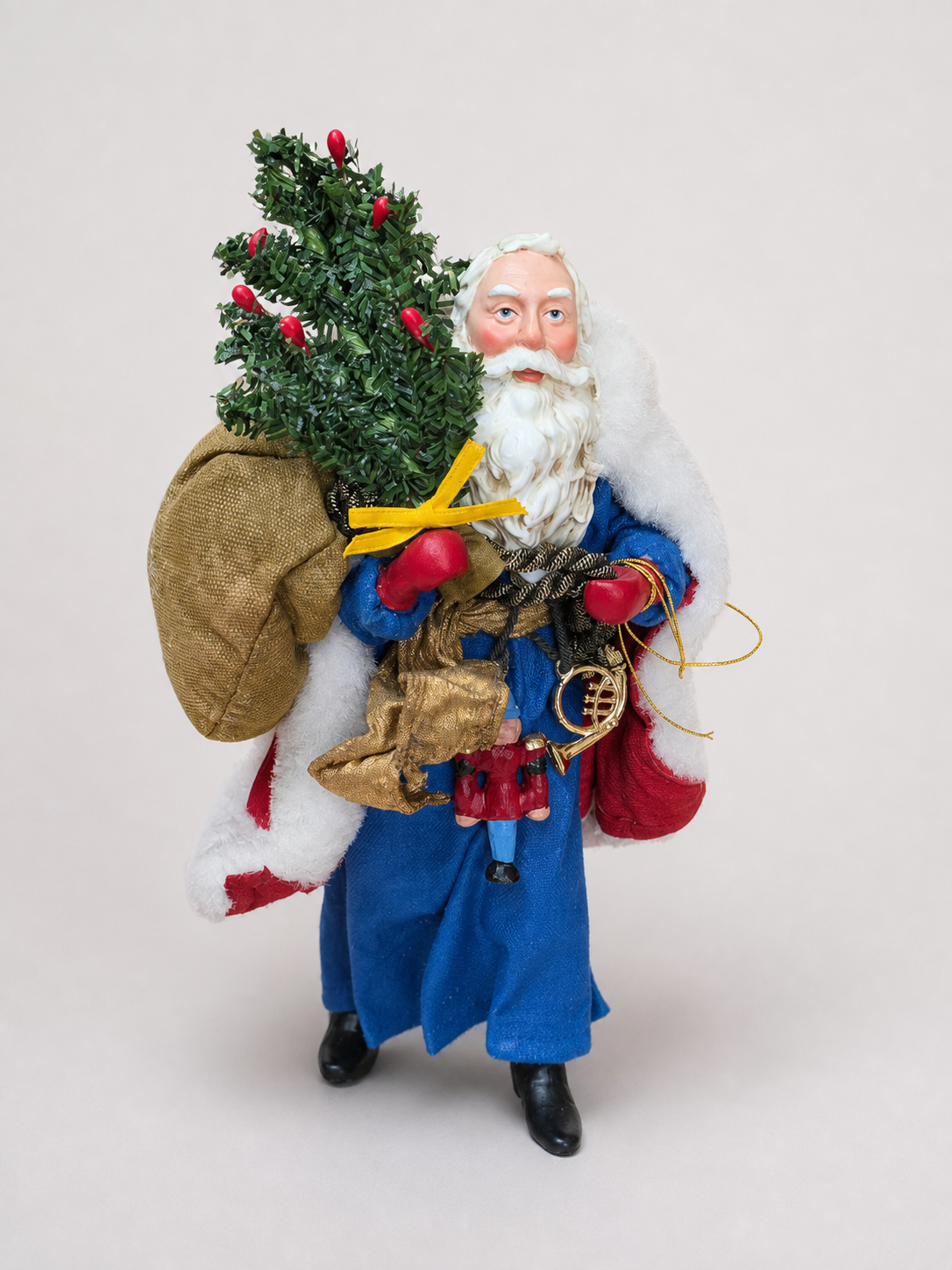 Handcrafted Santa Claus Figurine