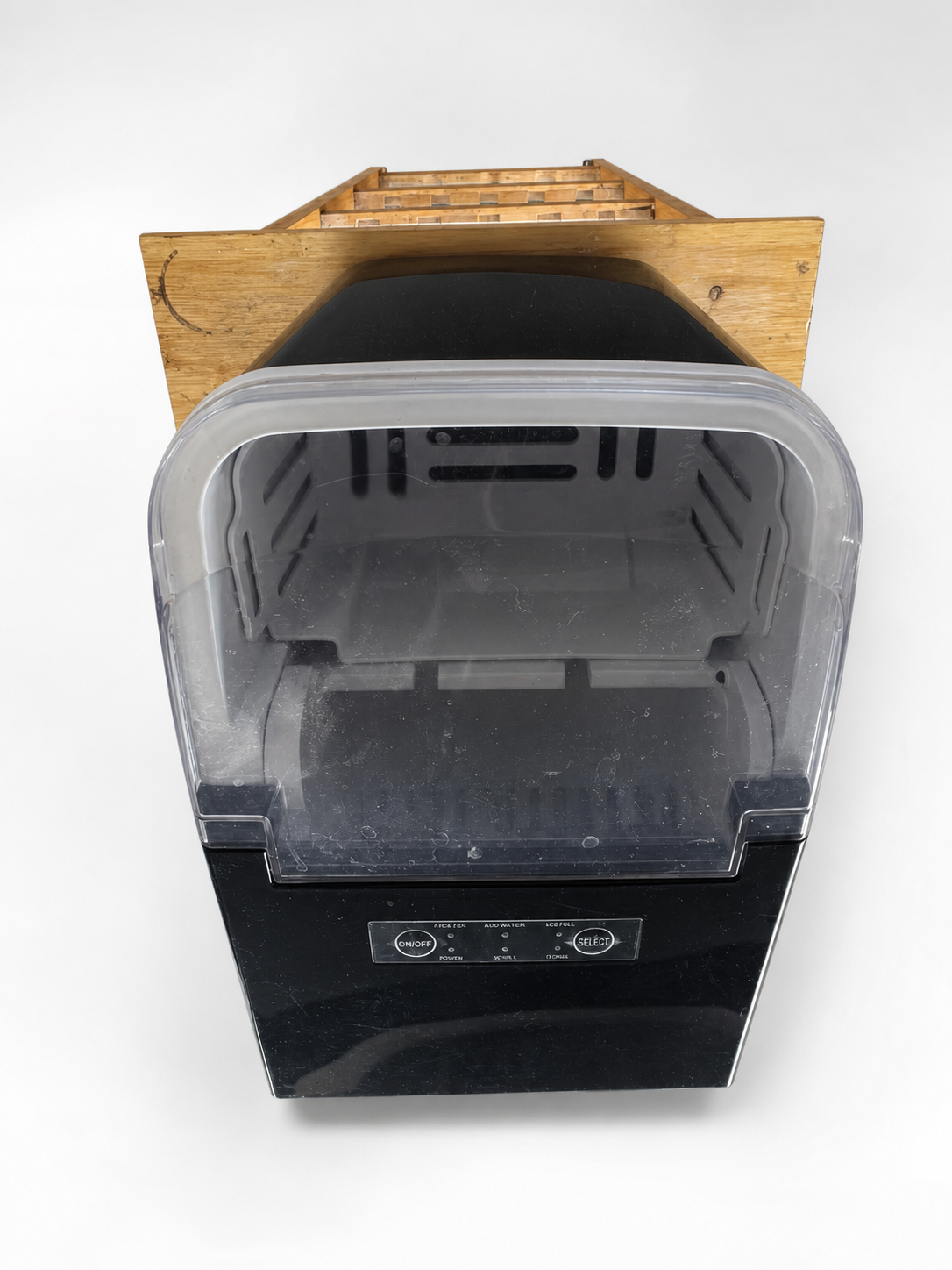 Modern Ice Maker Machine