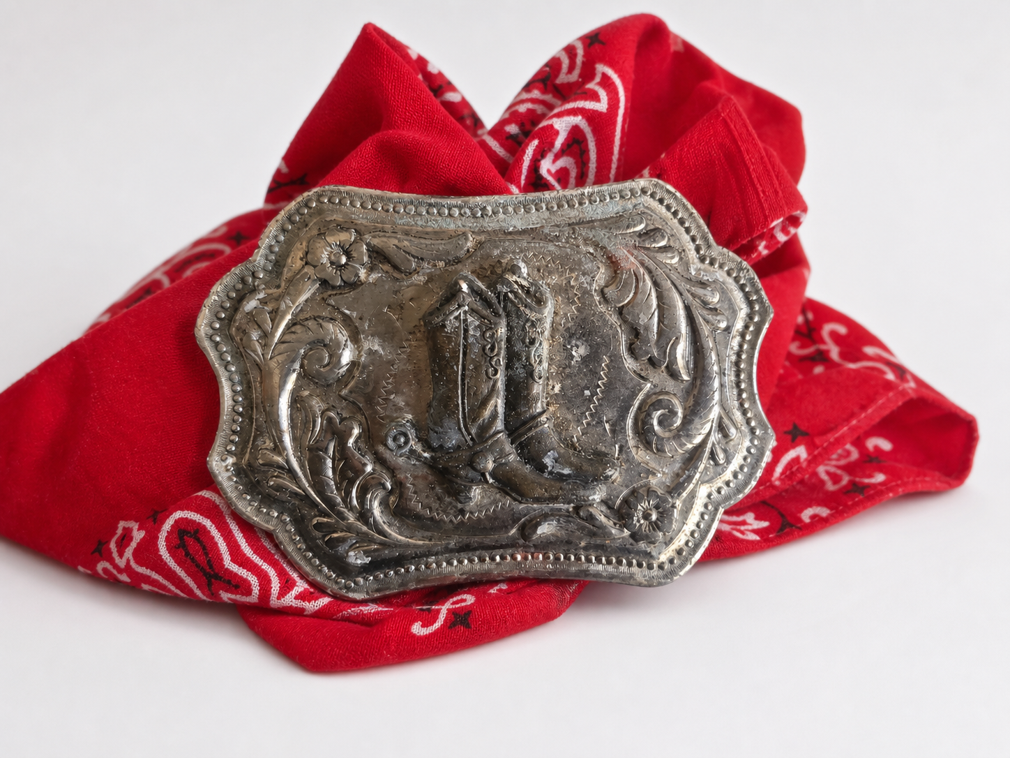 Western Style Silver Belt Buckle with Boot Design