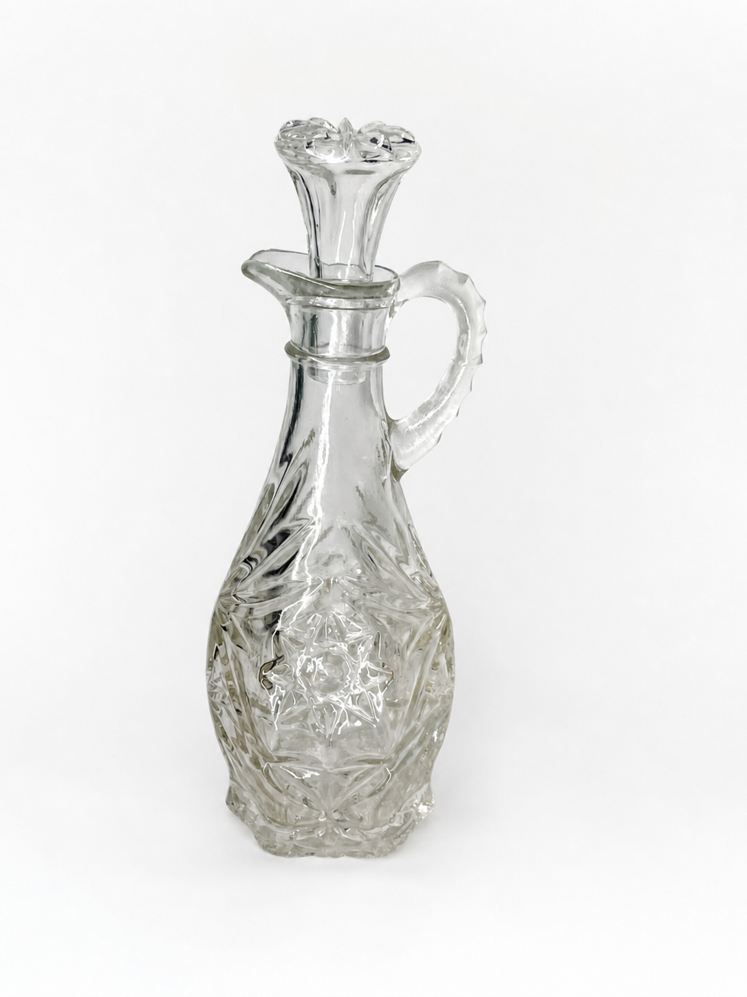 Elegant Glass Decanter with Stopper
